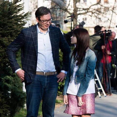 武契奇宣布计划辞职，个人抉择与塞尔维亚未来的交织